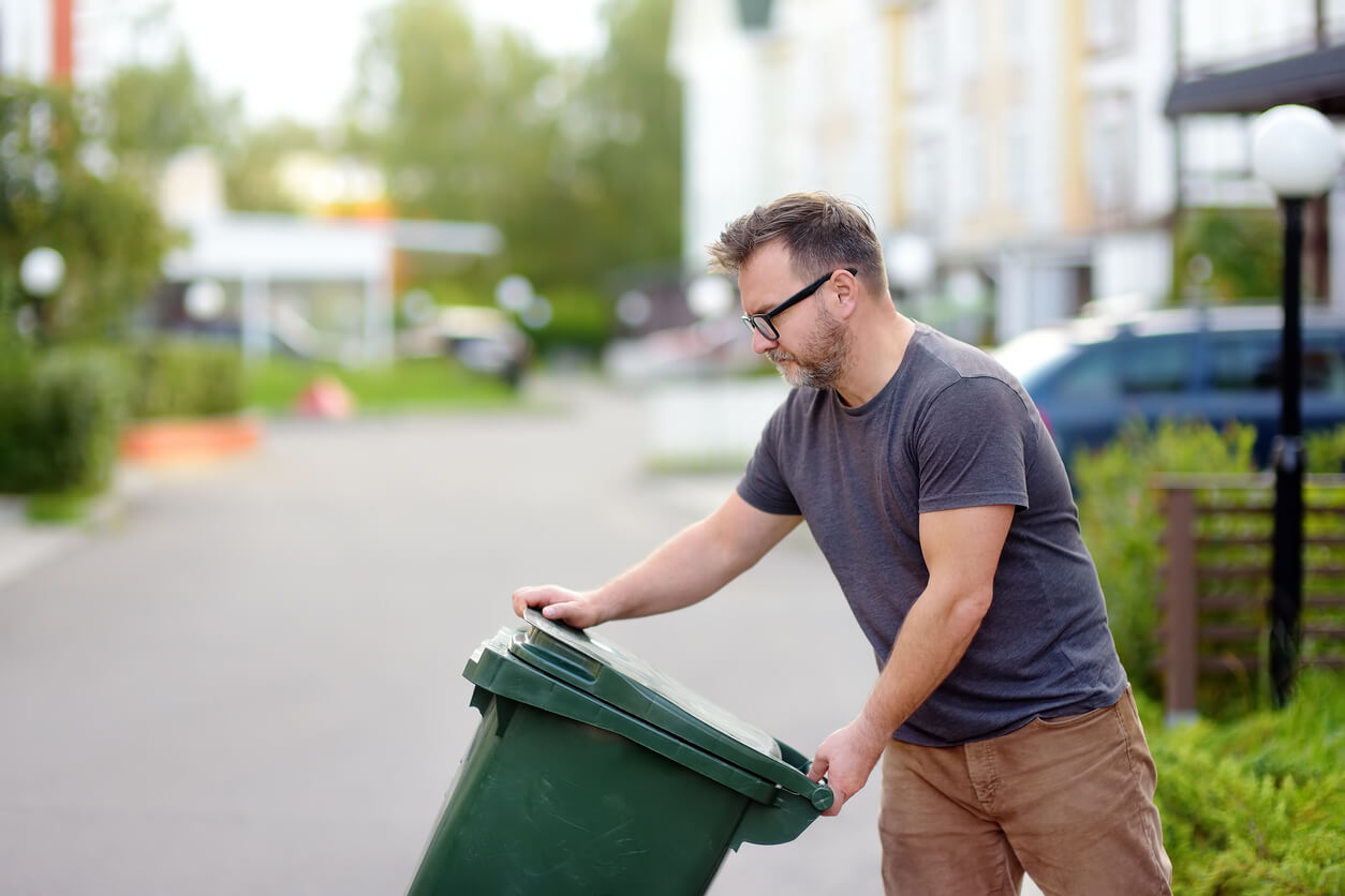 Summer DIY Starts Here: How Garden Rubbish Collectors Help You Clear the Way for Your Next Project